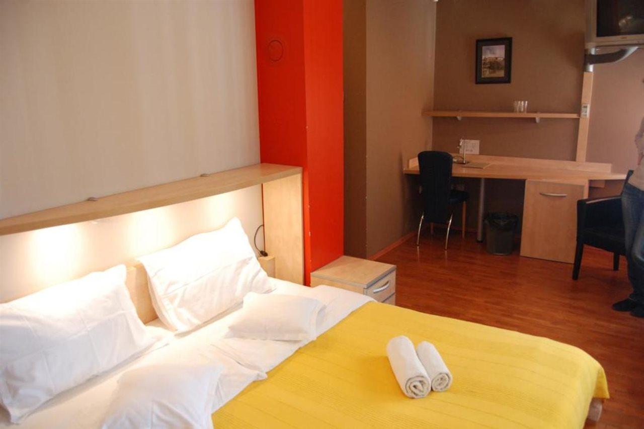 Car Royal Apartments And Rooms Novi Sad Luaran gambar