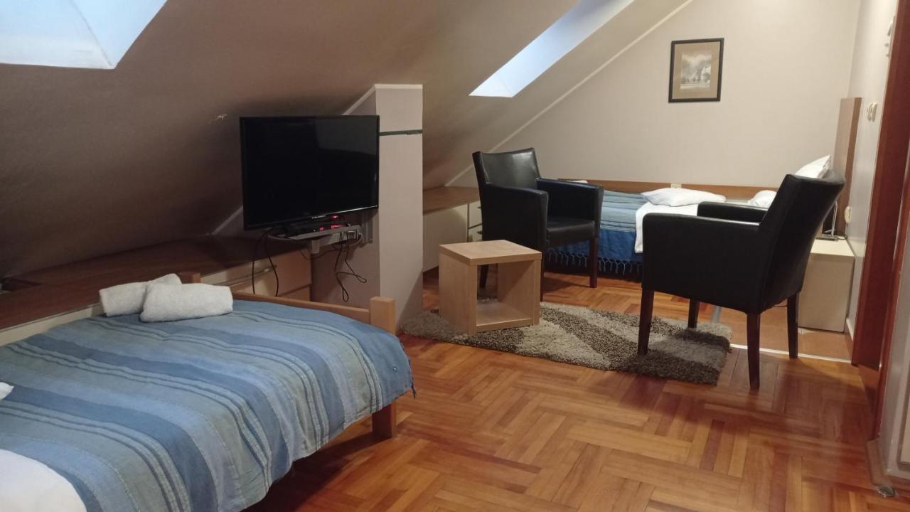 Car Royal Apartments And Rooms Novi Sad Luaran gambar